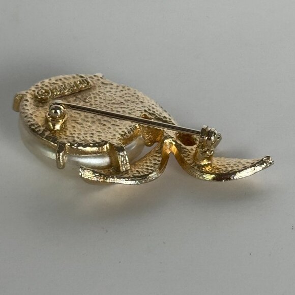 Sarah Coventry Faux Pearl Brooch Pin Baroque Vintage Gold-Tone White Flower Leaf - Picture 12 of 14